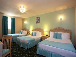 Camera tripla | Tende oscuranti, Wi-Fi gratuito