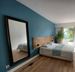 2 bedrooms, iron/ironing board, free WiFi, bed sheets - Appartement, Proche Paris, Calme, Avec Jardins. Idéal Famille (Villejuif)