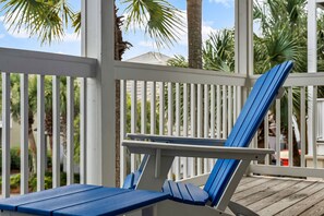 Property grounds - Luxury Beach House ★ Walk to Beach ★ Steps to Pool ★ Private Beach Pavilion (Miramar Beach)