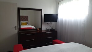 3 soverom, skrivebord, strykejern/-brett og wi-fi