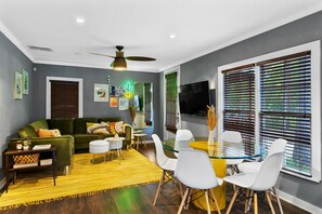 Dining - Relaxing Oasis - Walk to Lake Austin, Pet Friendly
 (Austin)