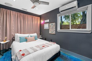 3 bedrooms, desk, iron/ironing board, WiFi - Relaxing Oasis - Walk to Lake Austin, Pet Friendly
 (Austin)