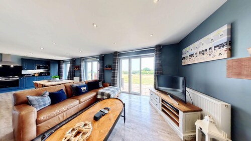 Stunning Coastal Cottages - Sleeping 13 in 6 Bedrooms - Pool and Beach Access Included.