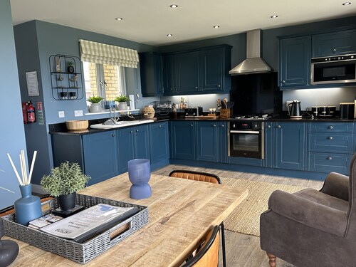 Stunning Coastal Cottages - Sleeping 13 in 6 Bedrooms - Pool and Beach Access Included.