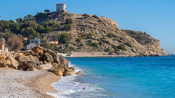Aan het strand, ligstoelen aan het strand, strandlakens
