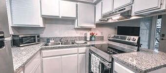 Cozy 1 Bed 1 Bathroom Private Condo