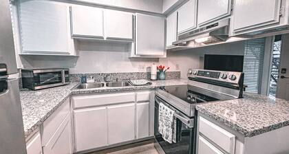 Cozy 1 Bed 1 Bathroom Private Condo
