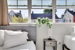 1 soverom, skrivebord, strykejern/-brett og wi-fi