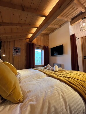 3 Schlafzimmer, Zimmersafe, Schreibtisch, Bügeleisen/Bügelbrett