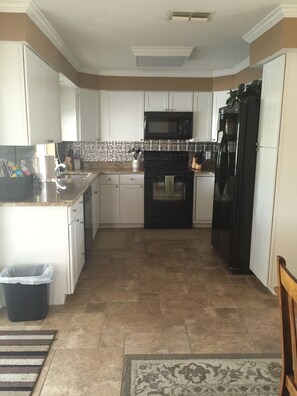 Private kitchen - Cozy home in paradise (Cape Coral)