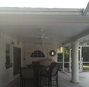 Outdoor dining - Cozy home in paradise (Cape Coral)