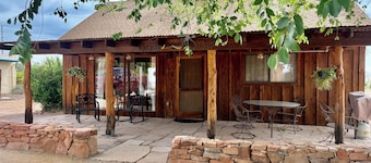 5 minutes from the world-famous Gunsite Firearms Academy! 