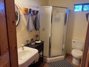Towels, soap, shampoo, toilet paper