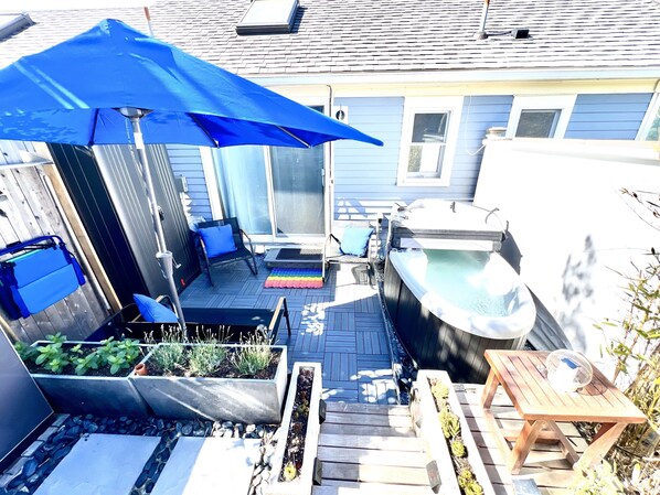 Terrace/patio - Modern East End Loft - Private Beach, In-Ground Pool Access, & Hot Tub! (Provincetown)