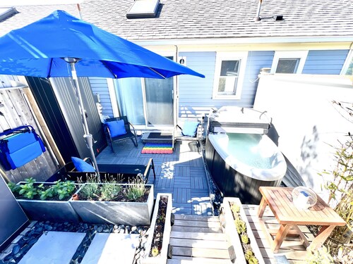 Modern East End Loft - Private Beach, In-Ground Pool Access, & Hot Tub!