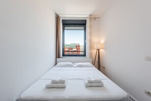 2 bedrooms, iron/ironing board, WiFi, bed sheets - 2-BR Apartment close to Radio Shkodra: Roger That! by PikHost (Shkodër)