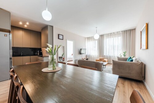 2-BR Apartment close to Radio Shkodra: Roger That! by PikHost