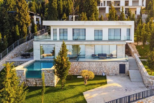 Villa Serenity | Luxury Lakeside Manor by PikHost