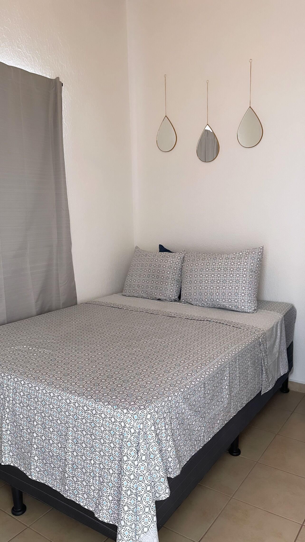 2 多间卧室、WiFi、床单