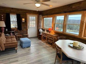 Living area - Magic Forest Farm's Artist Retreat (Coeymans Hollow)