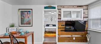 Adorable small house - quiet & safe - 2 BR 1 Bath