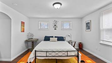 2 habitaciones, escritorio, wifi gratis y ropa de cama