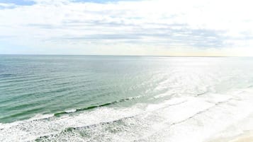 Na praia