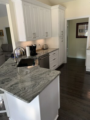 Private kitchen - 1 Mile From PCC Golf Course 
One Level Home (Pinehurst)