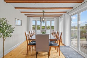 Dining - Executive Waterfront Home (Breadalbane)
