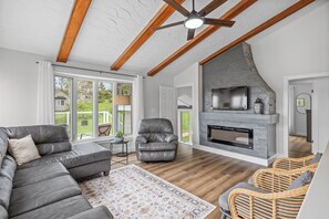 Smart TV, chimenea