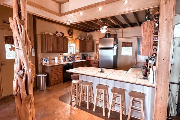 Frigorífic, microones, forn i placa de cuina