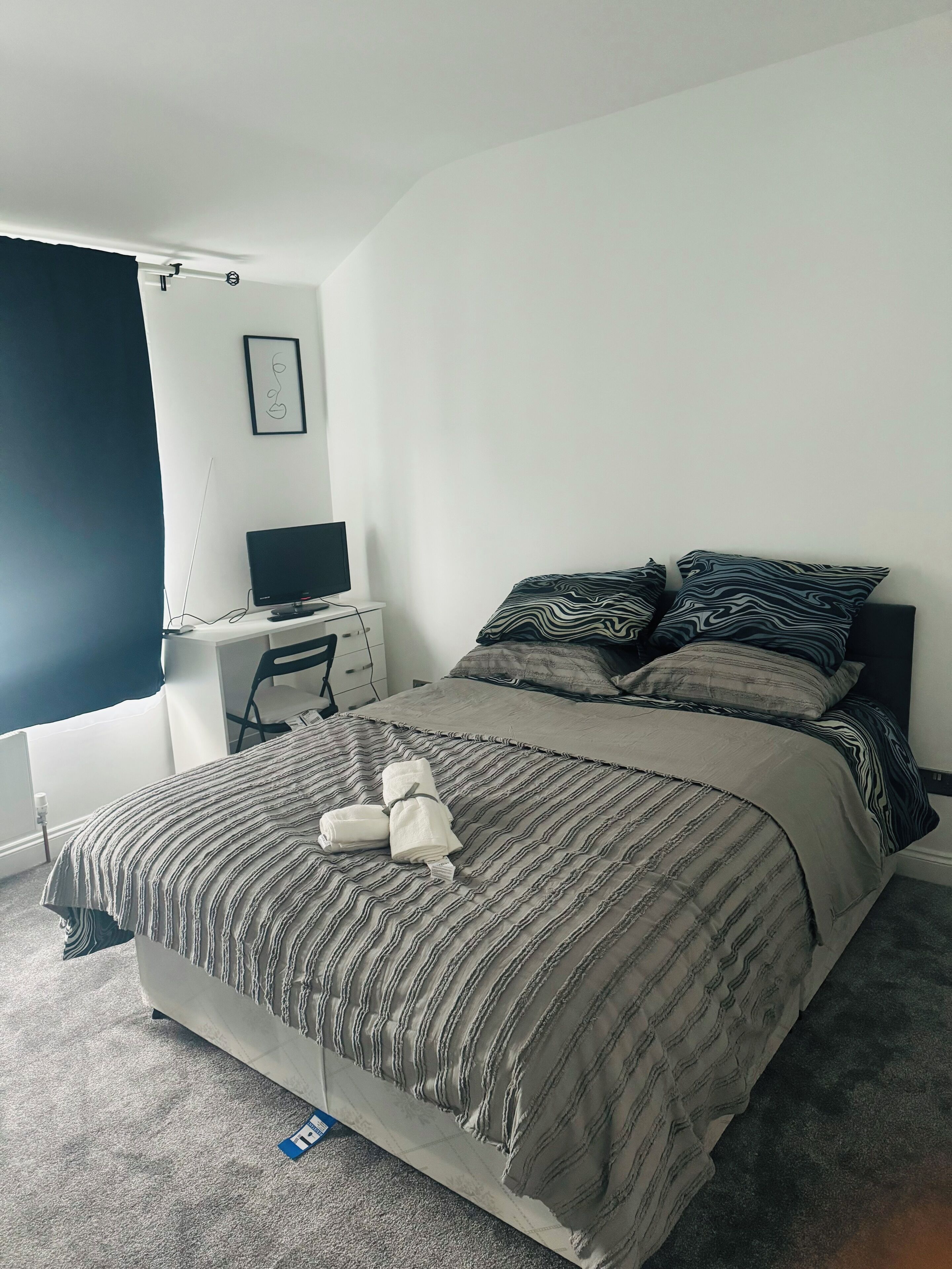 4 bedrooms, desk, iron/ironing board, free WiFi