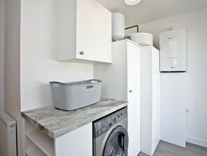 Interior - 3 bedroom accommodation in Westward Ho! (Westward Ho!)