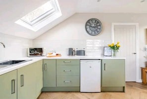 Fridge, microwave, stovetop, electric kettle