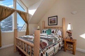 3 bedrooms, desk, iron/ironing board, WiFi - Backwater Retreat Townhome Walk to Ski Shuttle (Driggs)