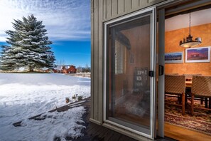 Outdoor dining - Backwater Retreat Townhome Walk to Ski Shuttle (Driggs)