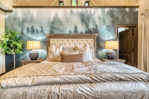 6 bedrooms, desk, iron/ironing board, travel cot