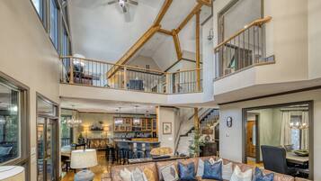 智能电视、壁炉、电子游戏