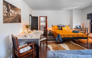 Wifi gratis y ropa de cama
