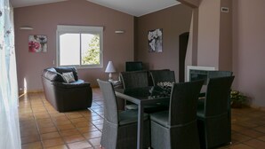 Dining - Country villa - Sleeps 8 - Mimosa view (Tanneron)