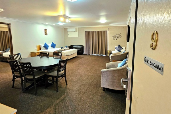 Deluxe Two Bedroom Apartment | Desk, soundproofing, iron/ironing board, free WiFi