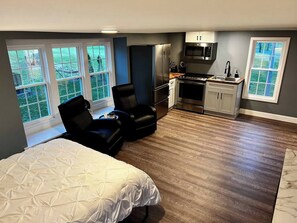 1 bedroom, iron/ironing board, WiFi, bed sheets - Turner Park Suite, Montour Falls (Montour Falls)