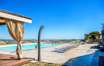 Awesome apartment in Terre Roveresche