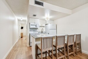 Fridge, microwave, oven, stovetop - 2024 updated condo with water views! (Treasure Island)