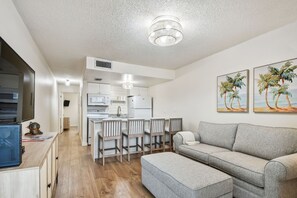 Smart TV, books - 2024 updated condo with water views! (Treasure Island)