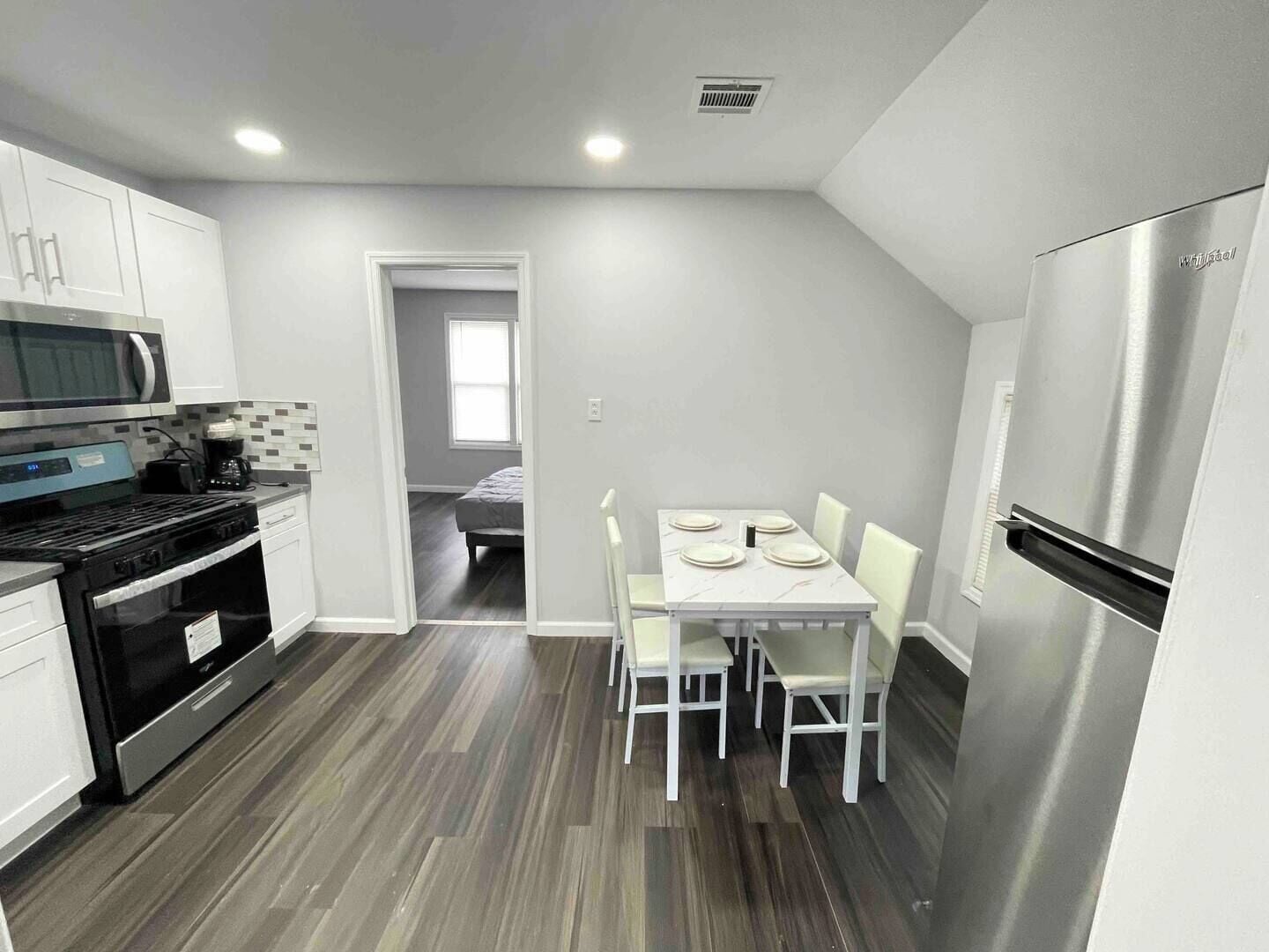 Microwave, oven, stovetop, coffee/tea maker