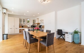 Dining - Beautiful home in Sumartin with sauna (Sumartin)