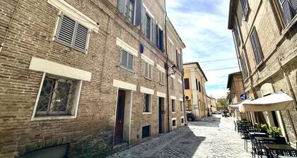 SE080 - Senigallia, comfortable four-room apartment in the historic center