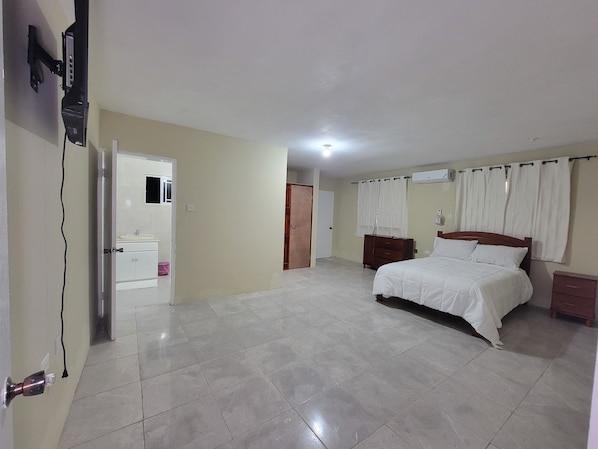 4 bedrooms, iron/ironing board, free WiFi, bed sheets - A HOME AWAY FROM HOME (Montego Bay)