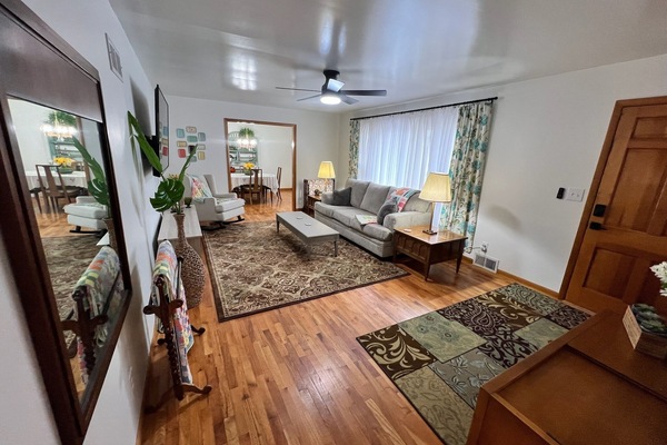 Smart-TV, peis og bøker